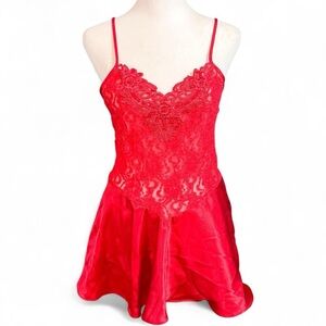 Vintage Unforgettable Elegant Red Lace Chemise